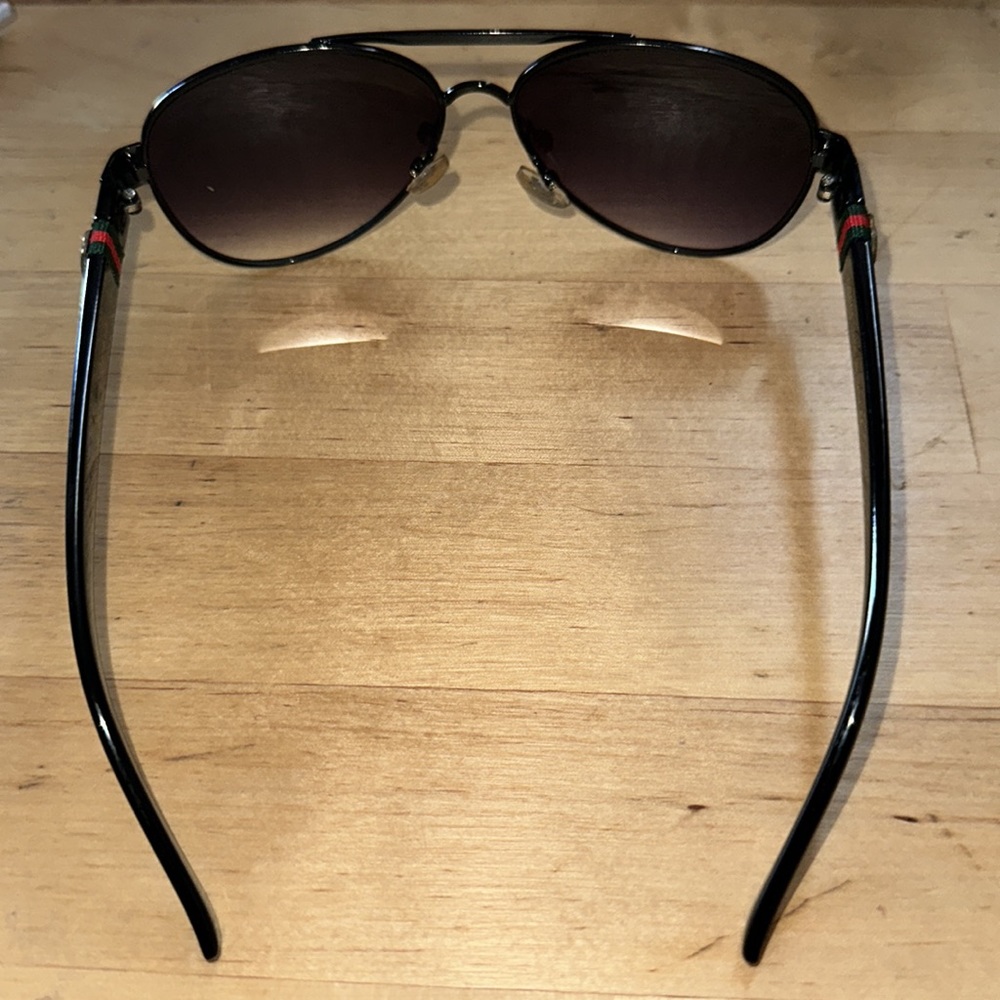 🎁 Authentic Vintage Gucci Sunglasses 🕶️ and Gucci case. Make an offer